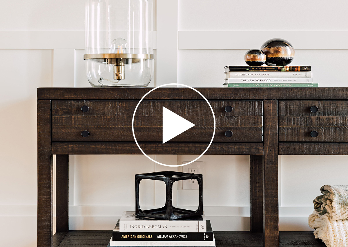 Lynncroft Console Table -Wyatt Sable